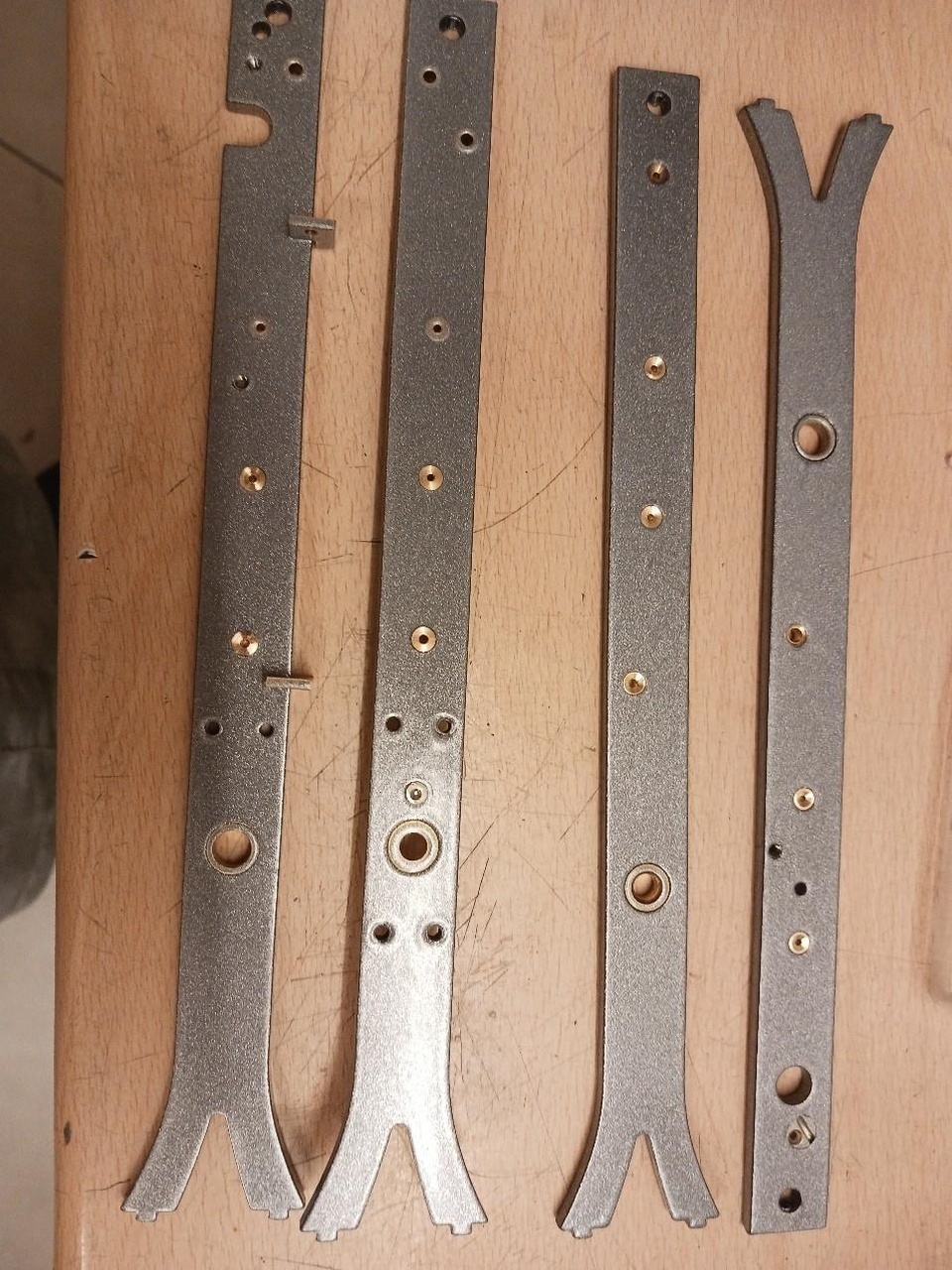 Vue générale de la pendule comtoise squelette