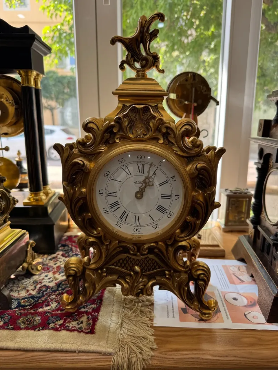 Différences mouvement 8 et 30 jours / horloges et pendules